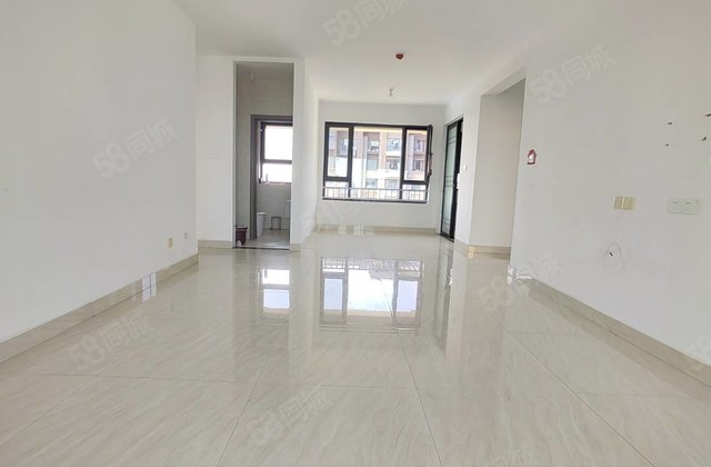 锦绣观邸元宝户型 带车位储藏室 次新房 有钥匙随时看房