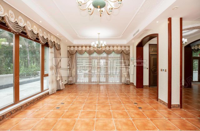 誉天下(三期四期)5室2厅569.93㎡4000万二手房图片