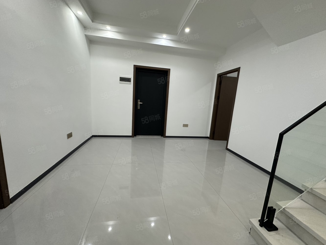 天御蓝湾6室3厅2卫160㎡南北92万