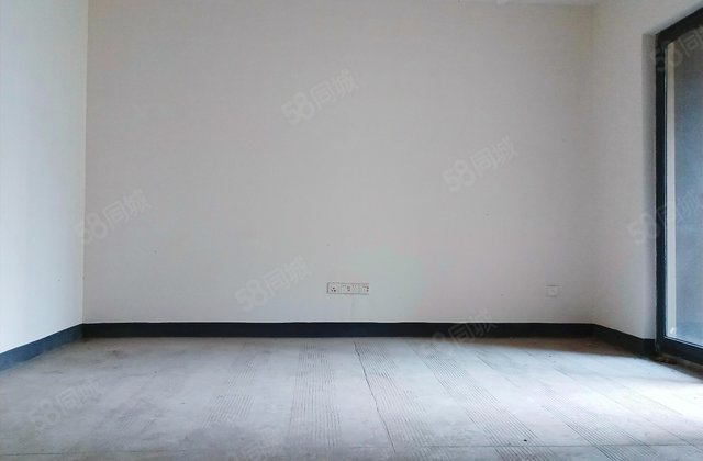 隆鑫天雨方2室2厅82.86㎡115万二手房图片