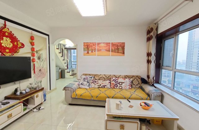 开发区 上下104平 当代国际复试 可   可按揭