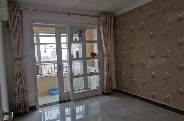 星光中央丽都电梯房南向采光好，准新房。