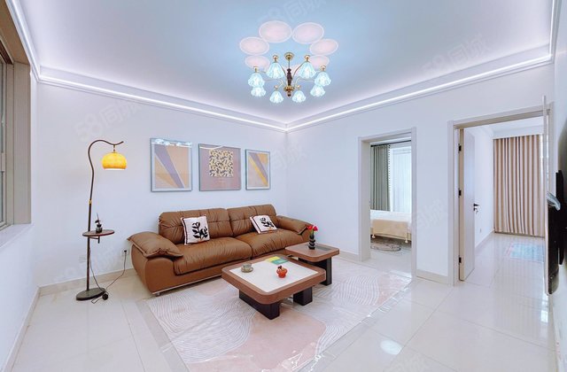 嘉明附近1楼带院，精装修伶包入住看房方便，诚心出售，价格可谈