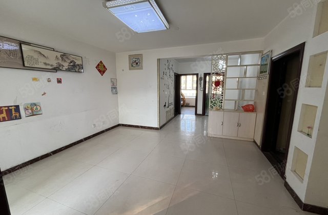 急售南环，翡翠城，一梯二户，南北通透可按揭好楼层，性价比高