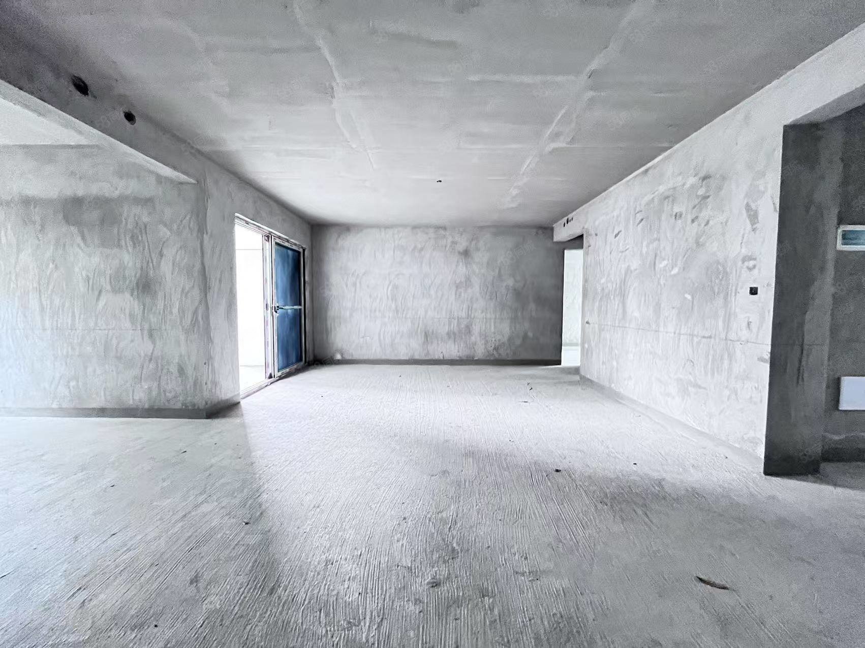 国瑞麓林府4室2厅3卫143㎡南北125万