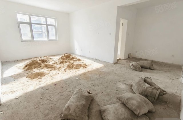 急售一实验区政府附近，孟达国际，两卫送车储免大税，户型方正