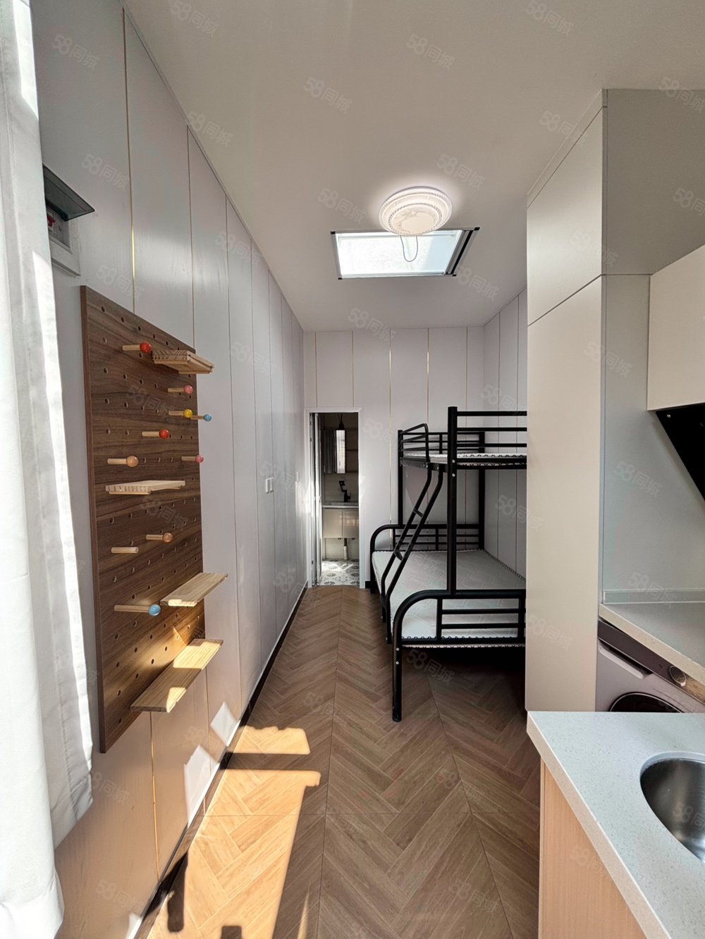 鼓樓東大街小區(qū)1室0廳1衛(wèi)12.1㎡南北180萬