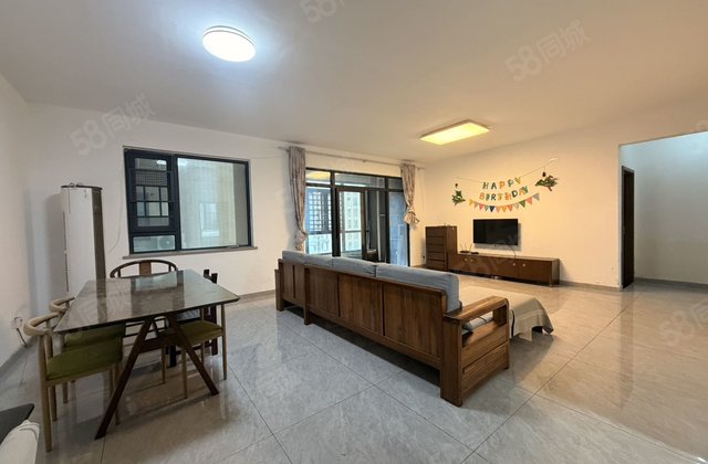 藏珑湖上国际花园3室2厅145.34㎡119万二手房图片