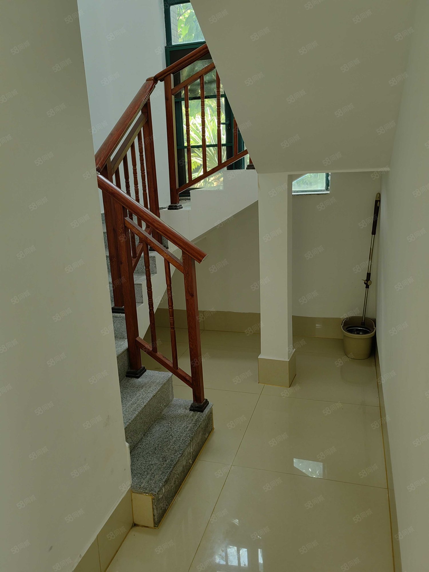 恒大御景湾4室2厅2卫200㎡东160万