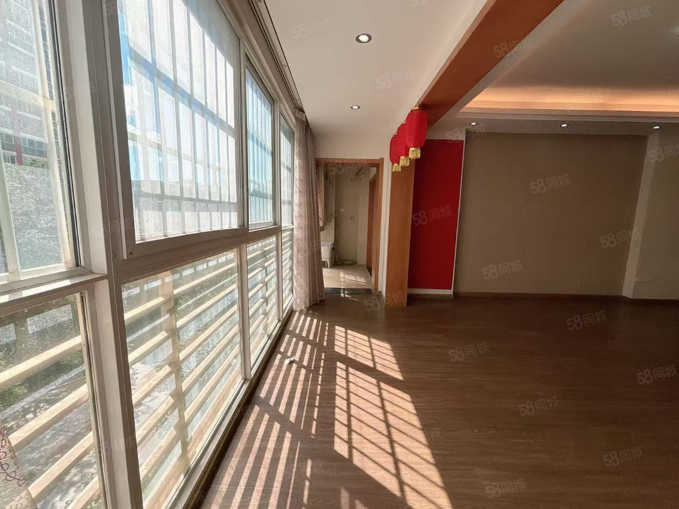 龙泉花园东苑4室2厅2卫151㎡东西93.8万