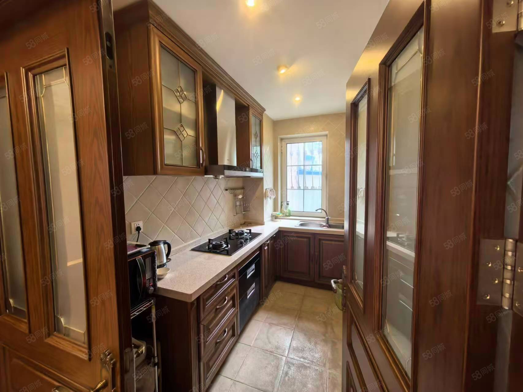 舜澤園(別墅)6室3廳3衛(wèi)230㎡東西550萬(wàn)