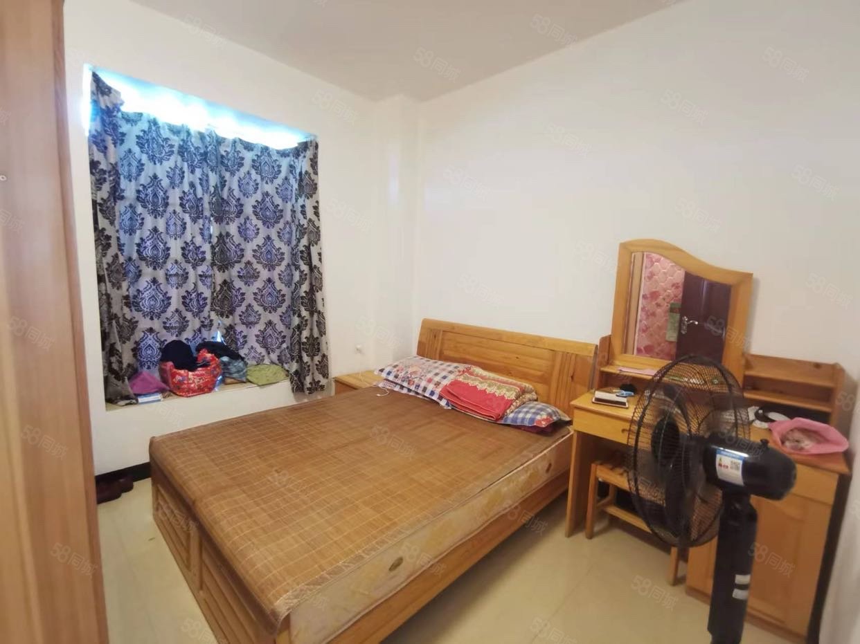 福景园3室2厅2卫119.71㎡南48万