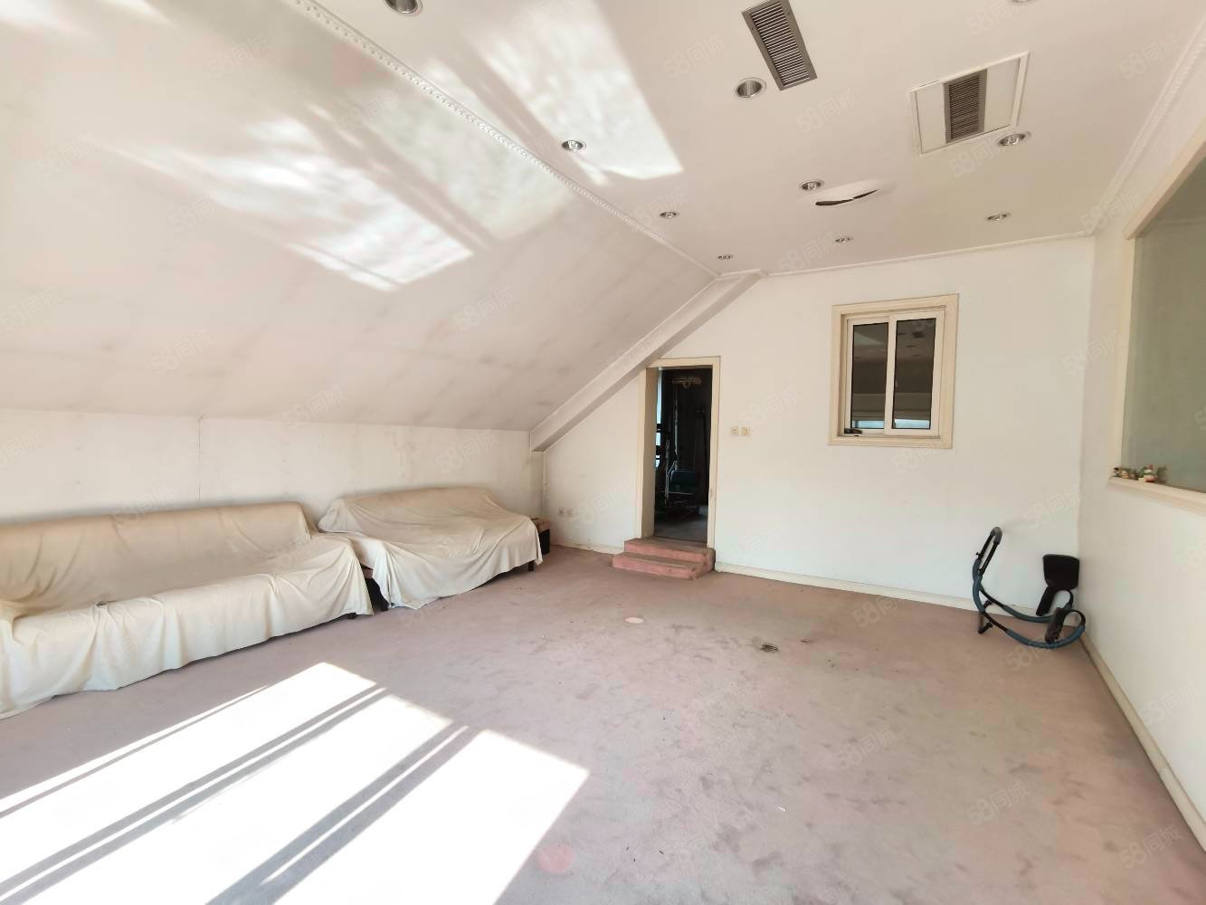 楓露皇苑8室3廳4衛(wèi)432.7㎡南北1600萬