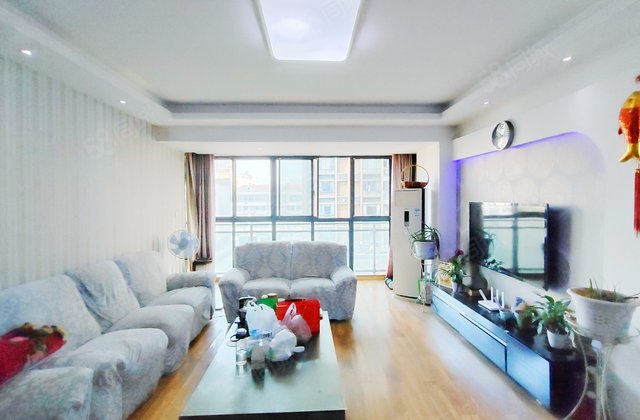 凯轩云顶4室2厅134.48㎡128万二手房图片