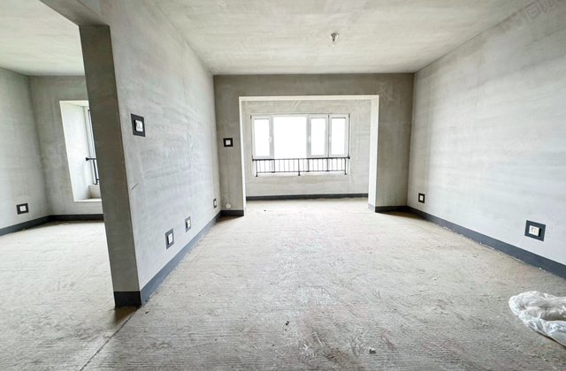 孔雀城大学里四期4室2厅126.63㎡76万二手房图片