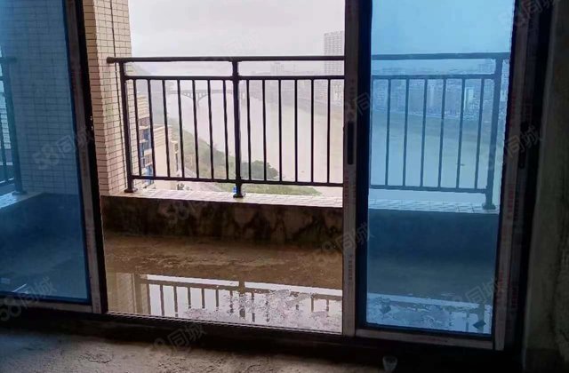 佰隆山河4室2厅132㎡60万二手房图片