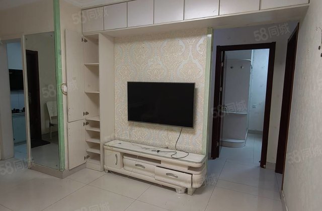 急售急售，41万买水岸花语，精装二室两厅，随时看房。