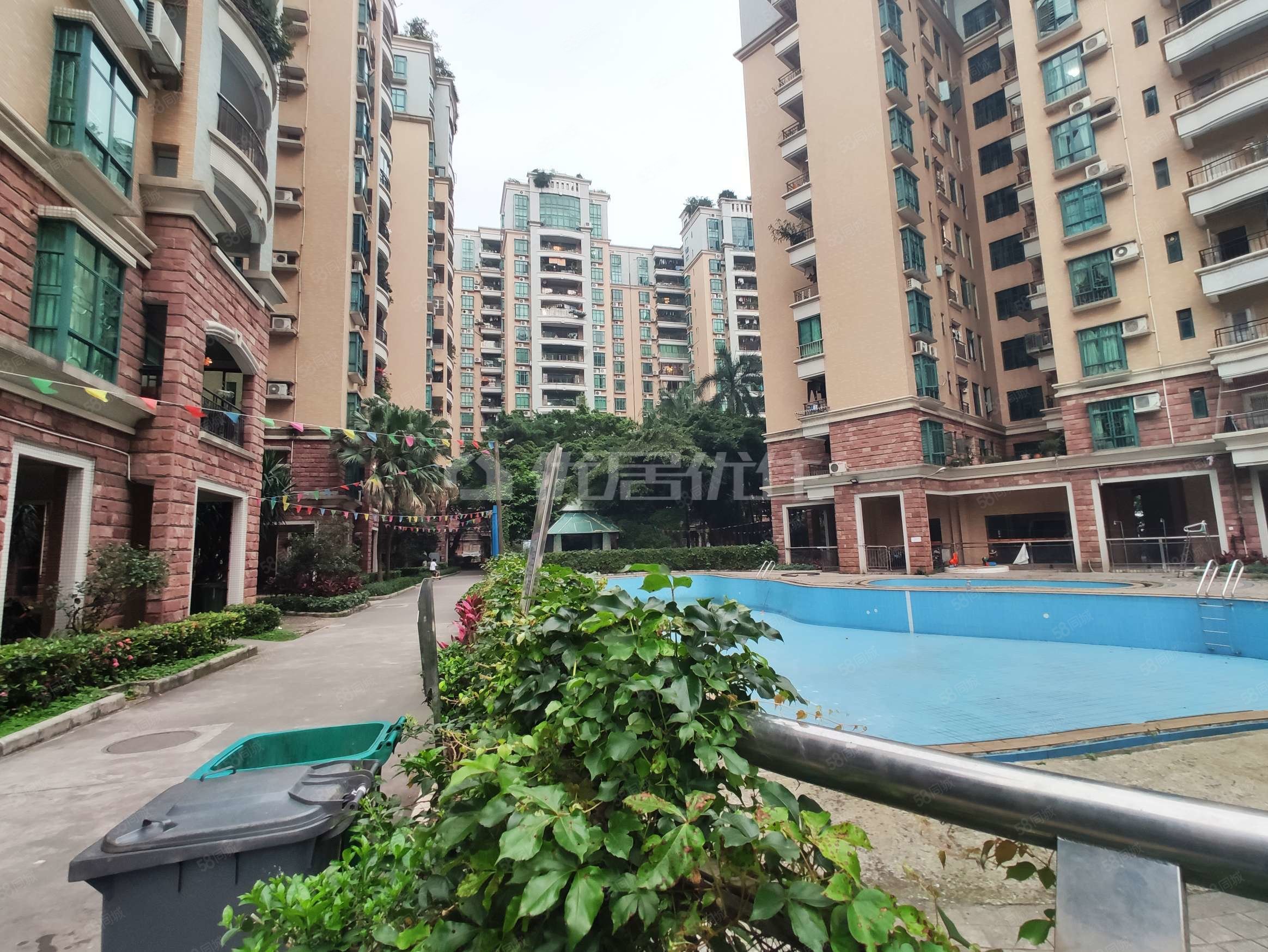 绿茵庭园临近地铁交通便利