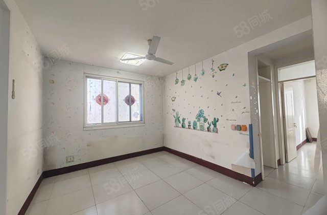 汽车总站南邻 3室 边户 东昌中学对过 2楼 地暖房 免大税