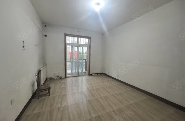 城市主人洋房！一楼带院！三居室！超大院子！采光  ！