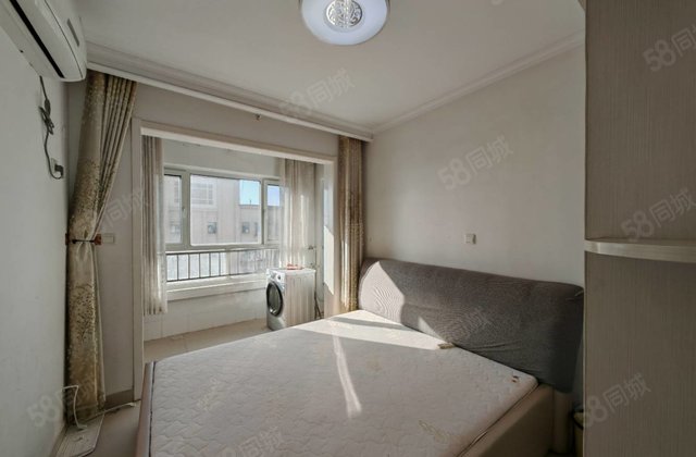 市中心，五星北邻，77平，两室精装，免大税，随时看房