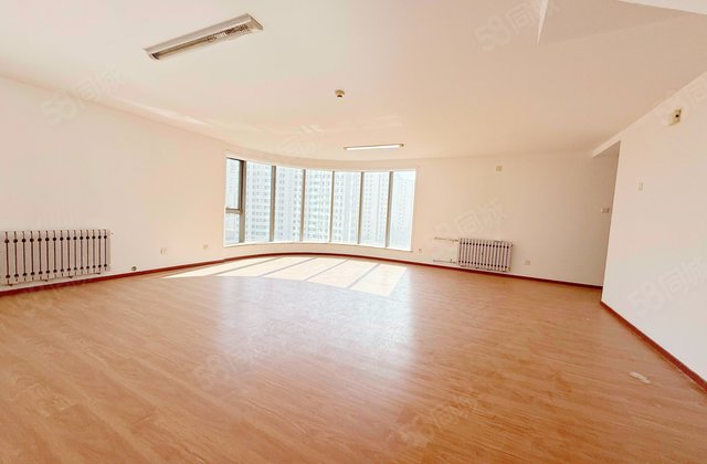 名人公寓4室2厅219.72㎡954万二手房图片