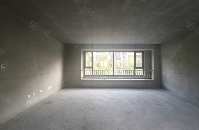 金湖学府4室2厅186㎡119万二手房图片
