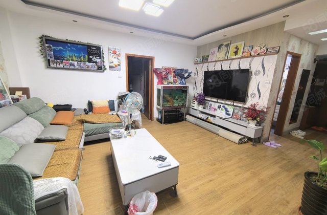 香江二期对过 单价五千多 育红实验 运河庭院电梯房 免大税