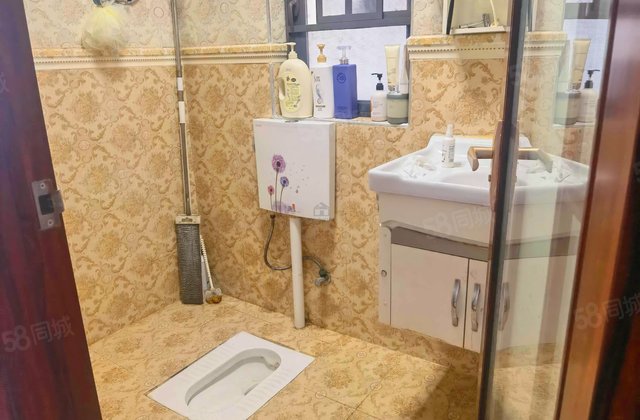 荣和千千树4室2厅121㎡139万二手房图片