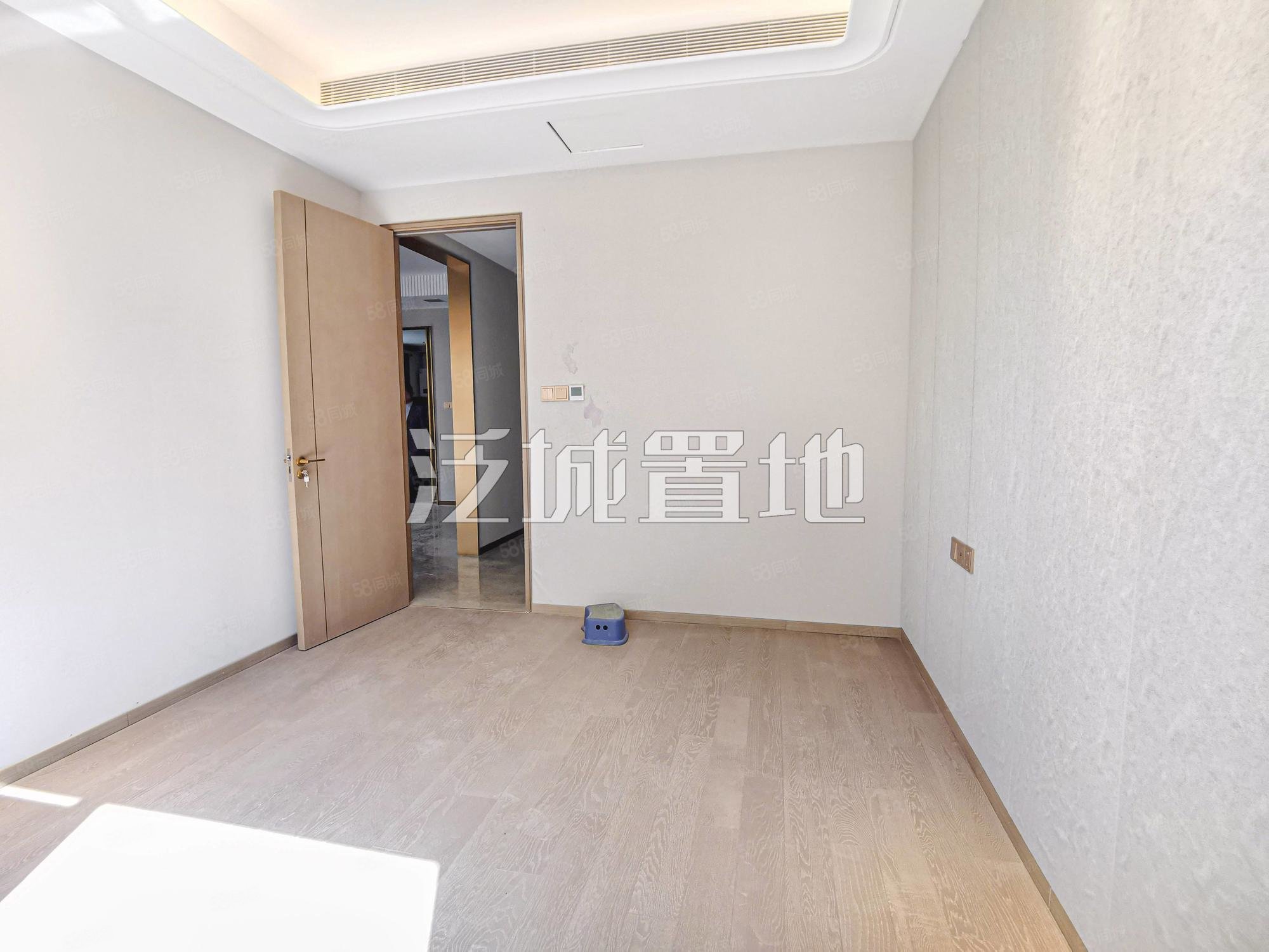 國瑞熙墅二區(qū)4室3廳3衛(wèi)418㎡南北1680萬