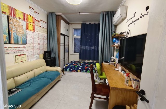 电业局二院 老一文轩附近 步梯二楼 三室精装修