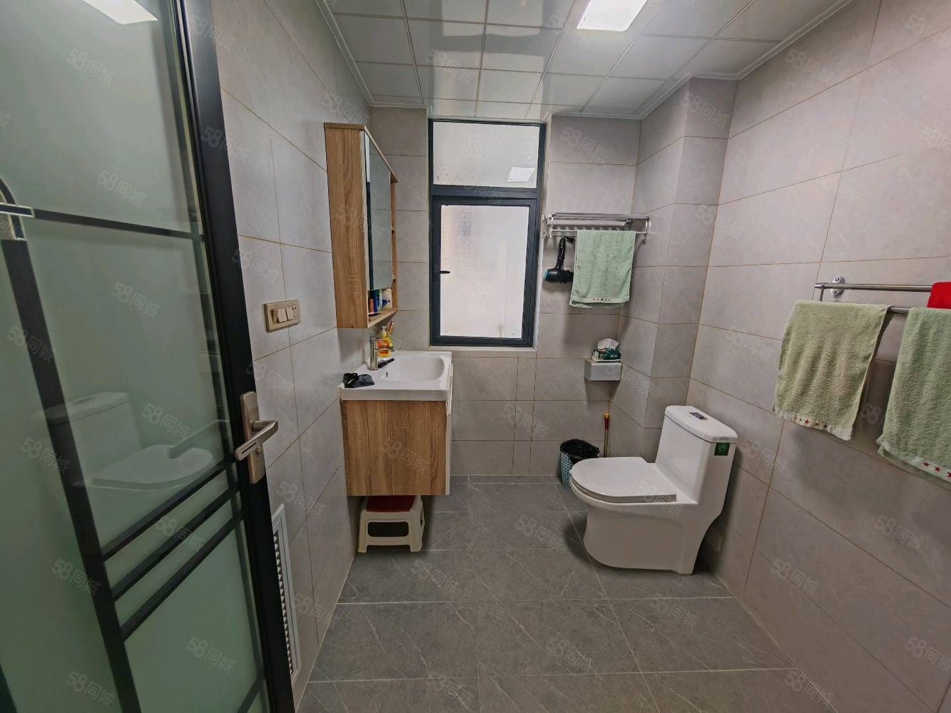 中瑞领航城3室2厅2卫136㎡南北79.8万