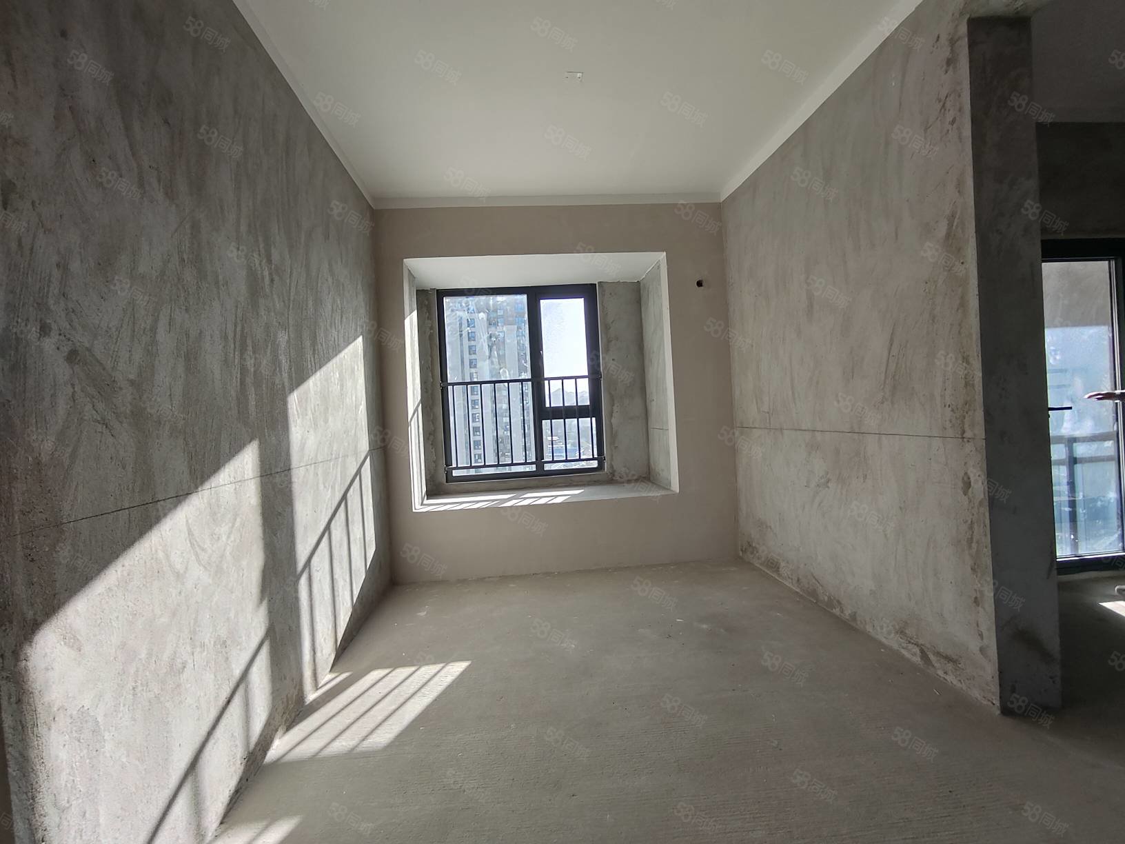 中国中铁世纪山水3室2厅2卫105㎡南北43万