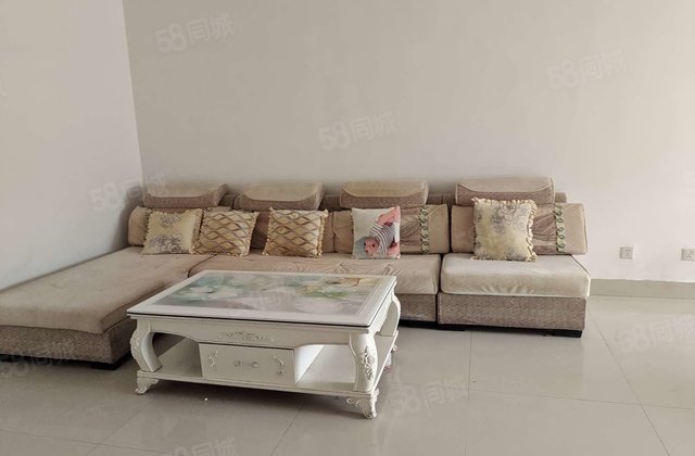 房东急售  香江附近阳光实验 月亮湾B区  三室电梯房商品