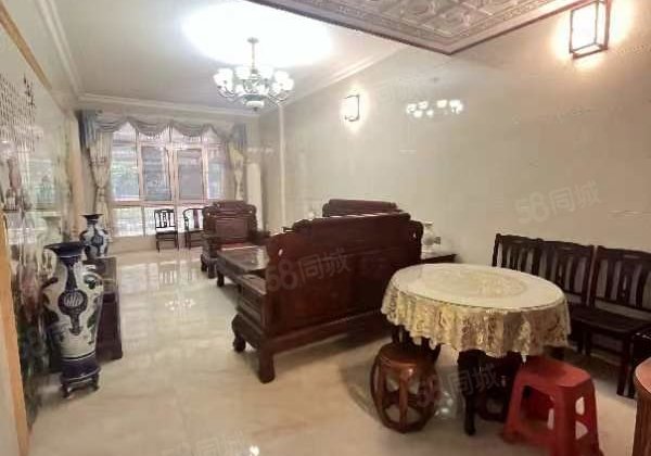 江畔花园三期4室2厅228㎡130万二手房图片
