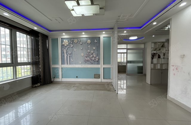 嘉明 业主急售 带阳面大车库 随时看房水岸新城 新城邦