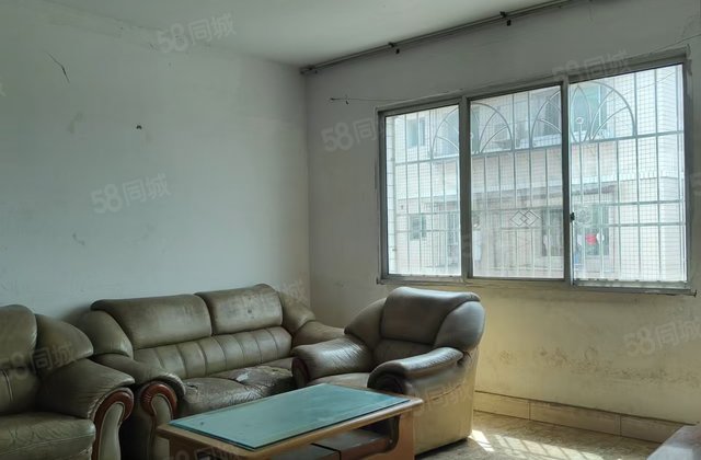 楠木社区3室2厅128.58㎡20万二手房图片