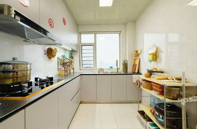 光岳花园3室朝阳.超大双阳台.带车位储藏室.随时看房