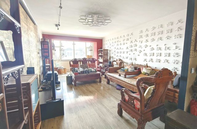 开发区六小区3室2厅145㎡40万二手房图片