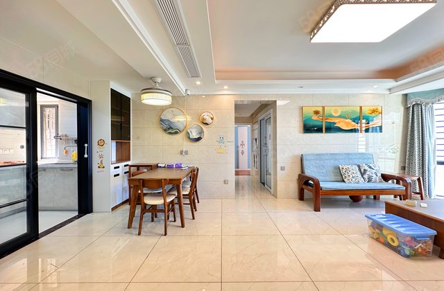 鸿山二期3室2厅103㎡750万二手房图片