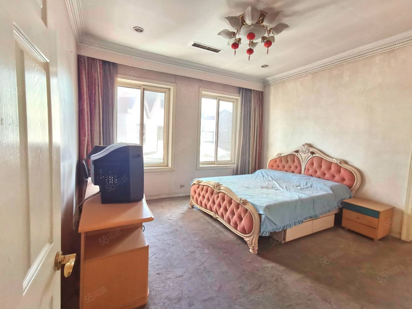 楓露皇苑8室3廳4衛(wèi)432.7㎡南北1600萬