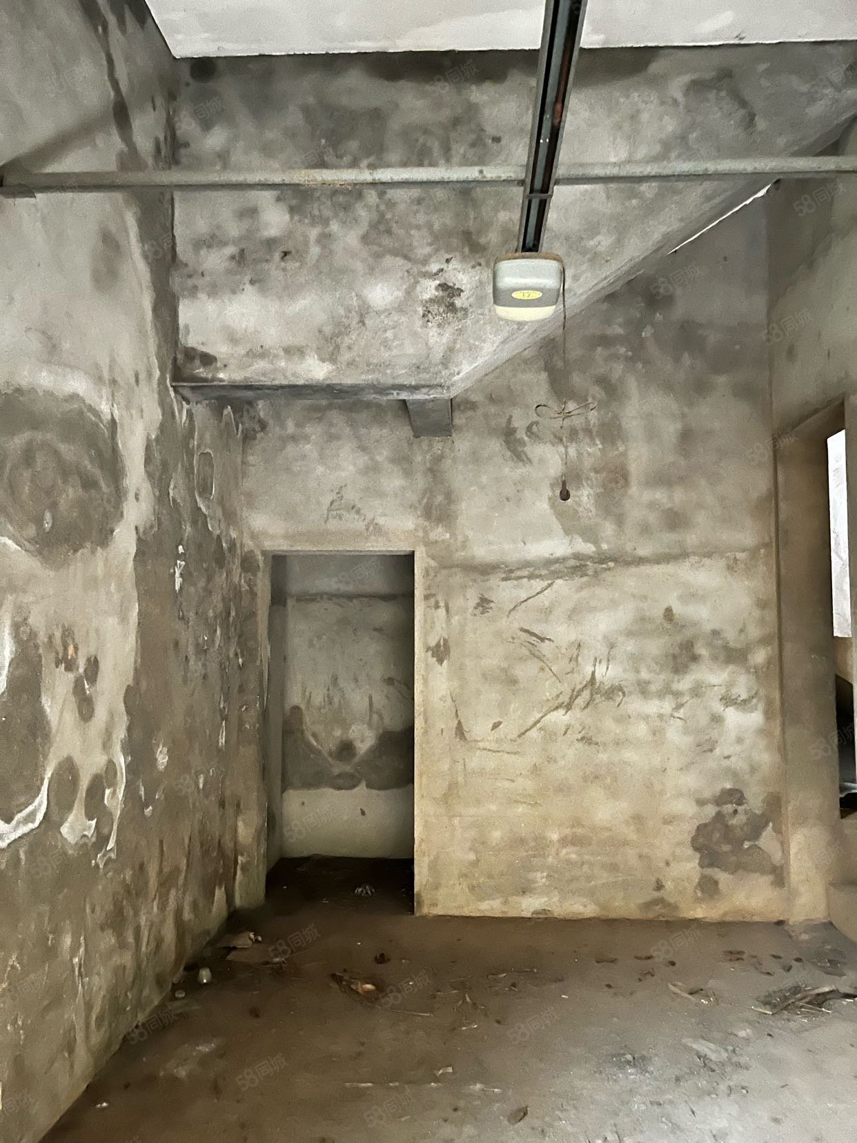 仙湖别墅6室2厅3卫288.33㎡南99.98万