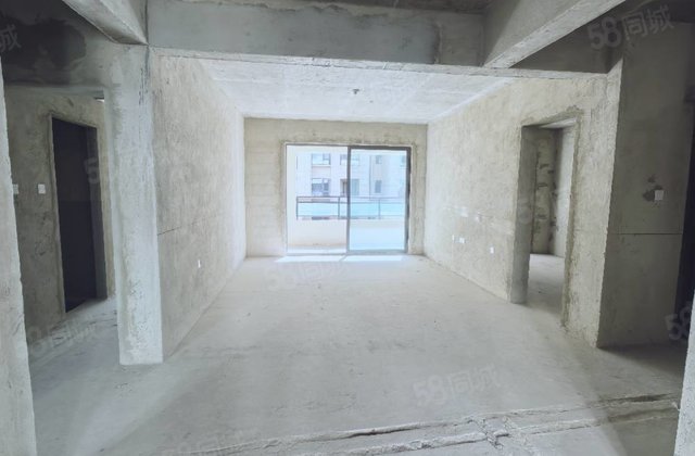 新鸥鹏教育小镇3室2厅120㎡25.6万二手房图片