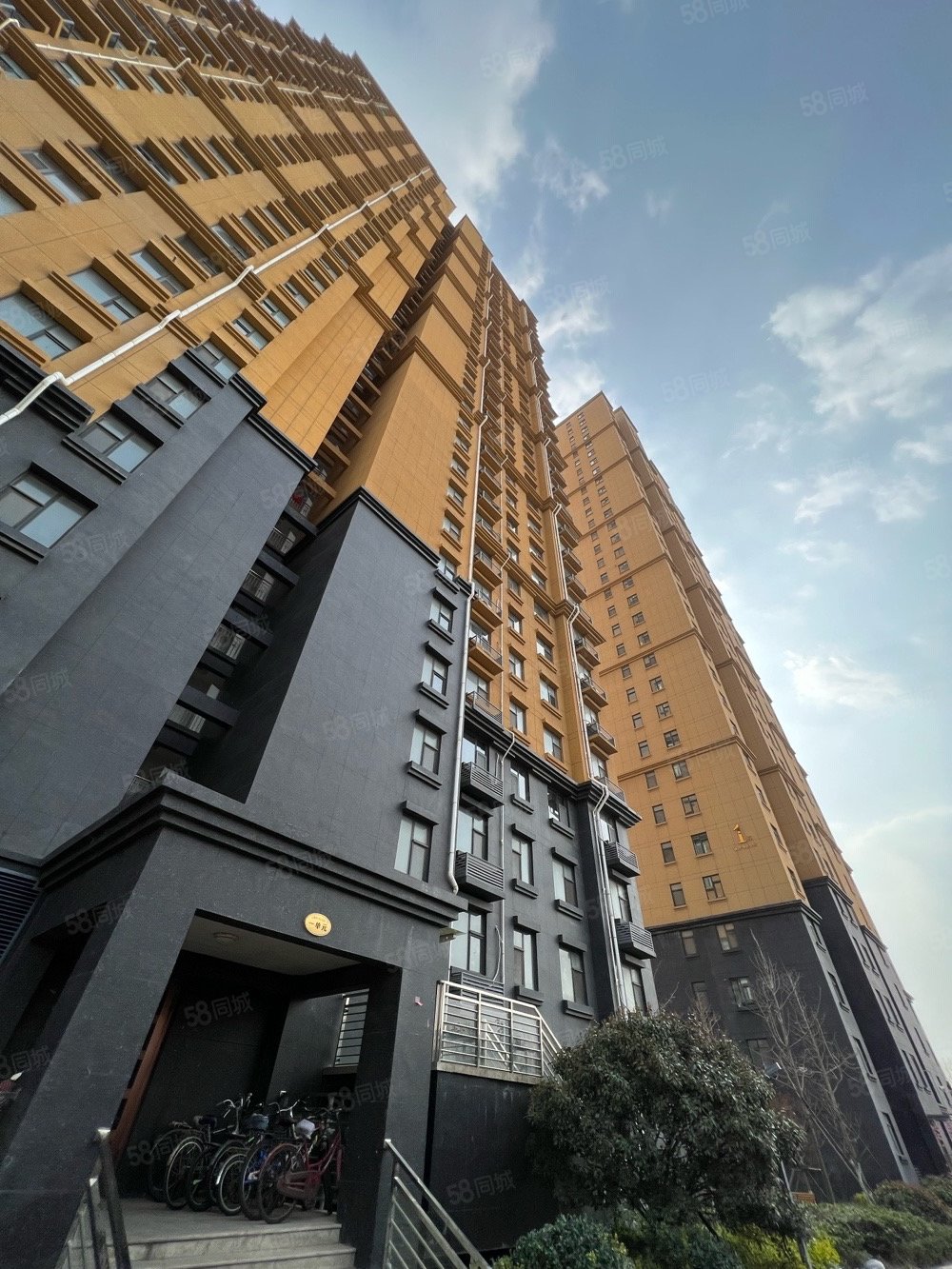 3月27日急售海洋名仕公馆175平四室双卫带车位豪装出税