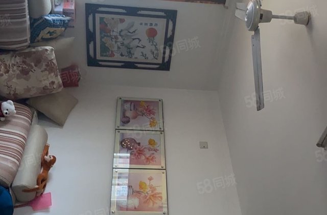 柳园新村徐逯王小区2室1厅1卫带地下室带车位免大税价格可谈