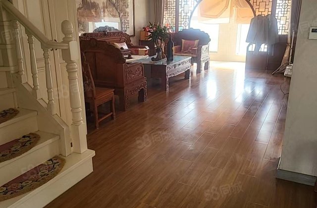 翡翠城豪装电梯洋房复式220平5室3厅免大税车库储236万