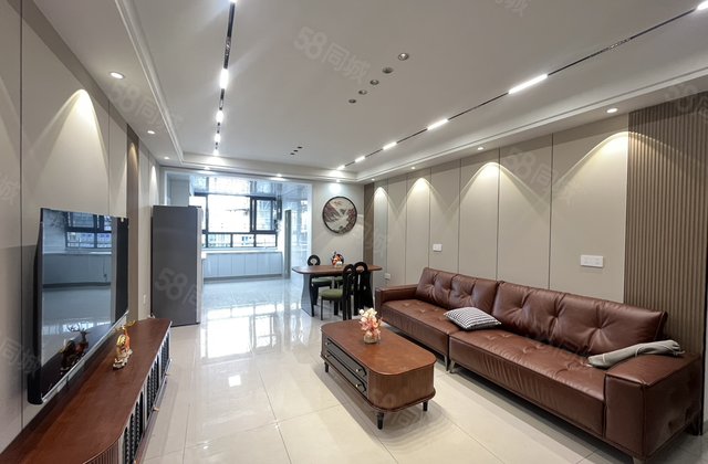 蜀秀西街94号小区4室2厅130㎡43.8万二手房图片