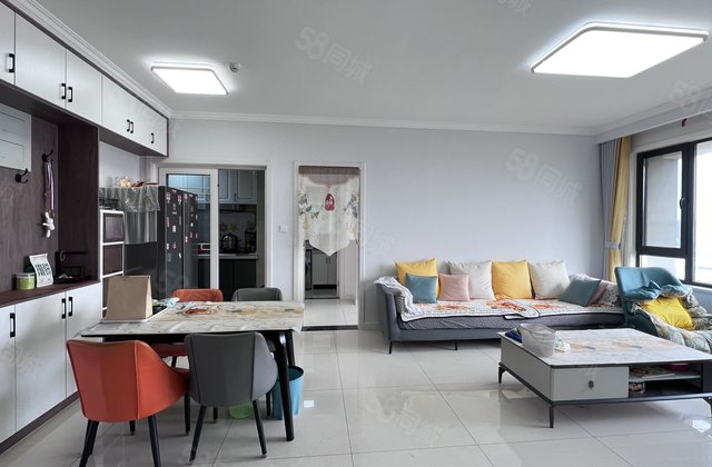 百合新城三期，带车位，储，免大税，精装三叶草户型，独梯独户