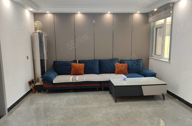 七中对过 精装两室 免大税 送储藏室 随时看房