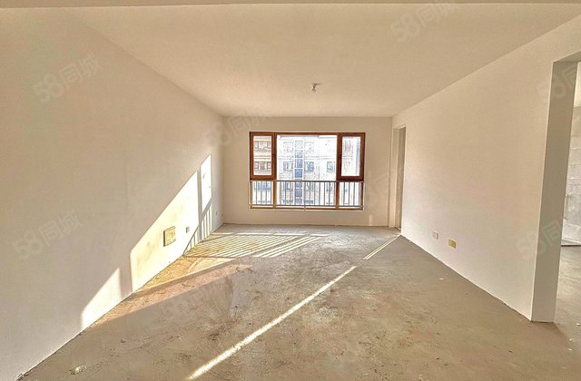 恒信御峰(南区)4室2厅145.78㎡82.8万二手房图片